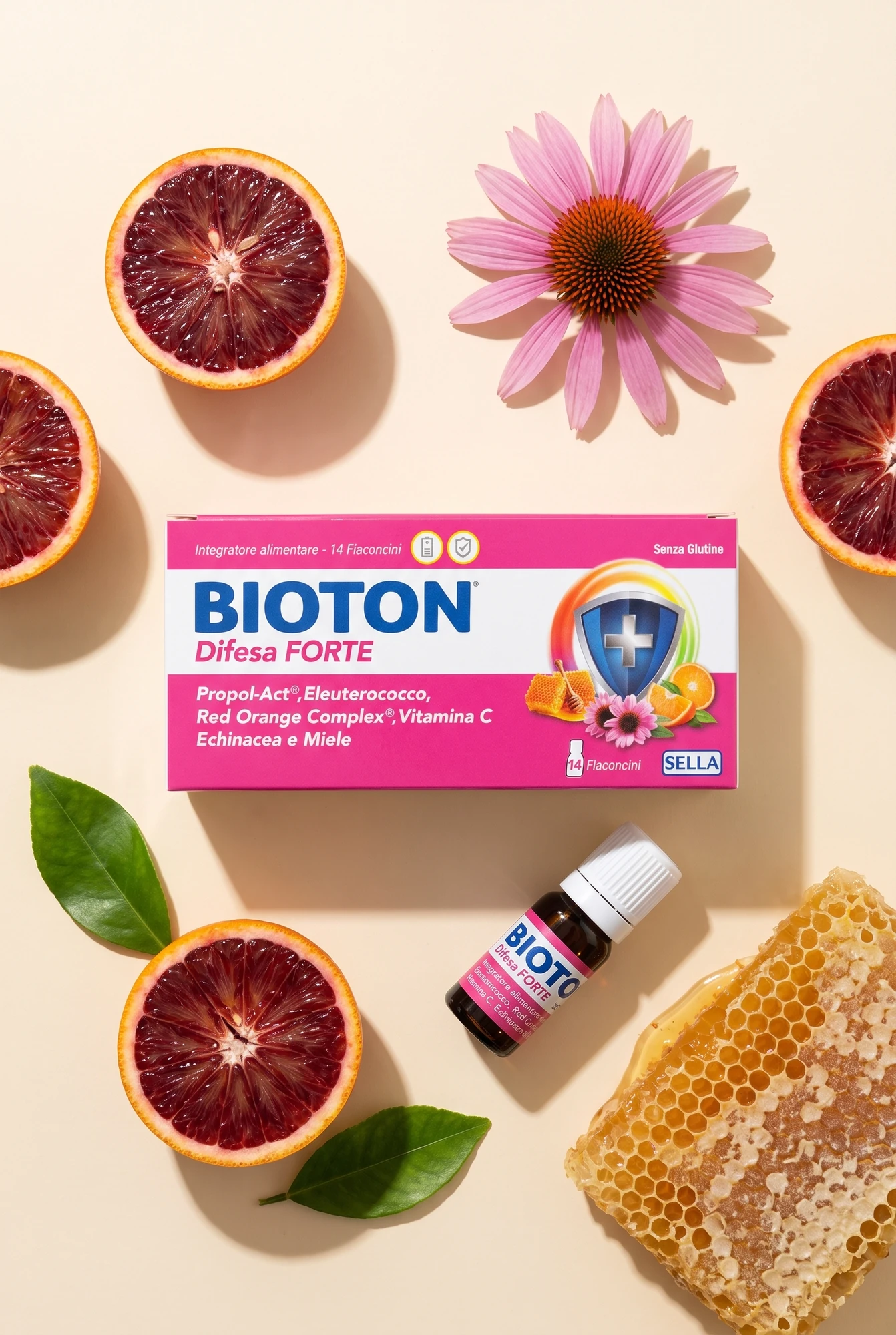 Confezione di Bioton Difesa Forte in flaconcini con arance rosse, echinacea e favo di miele su fondo pesca